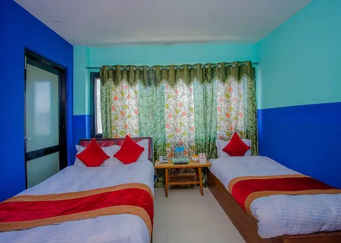 Oyo 266 Grand Stupa 3*